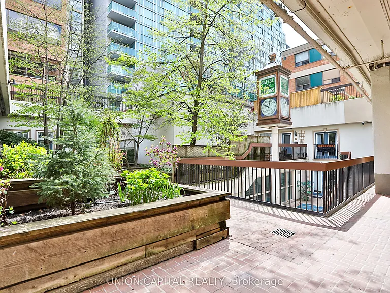 71 McCaul St #143 — Photo 10
