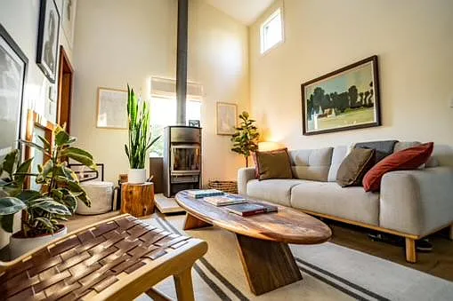 560 Westminster Ave #3 — Photo 4
