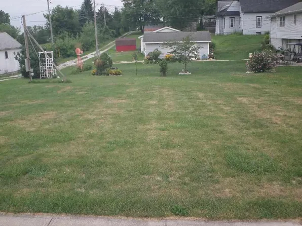 145 W Clark St, North English, IA 52316