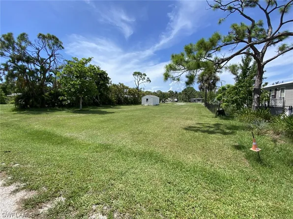 5961 Wisconsin St, Bokeelia, FL 33922