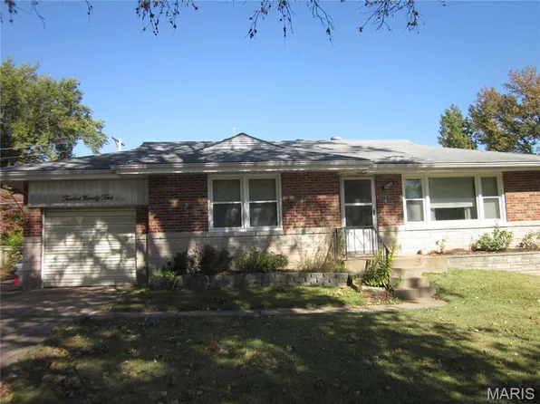 1295 Chambers Rd, Saint Louis, MO 63137