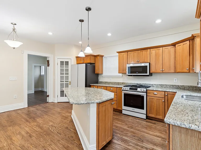 1023 N Weber St — Photo 6