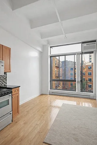 12 Stoneholm St #304 Photo 1