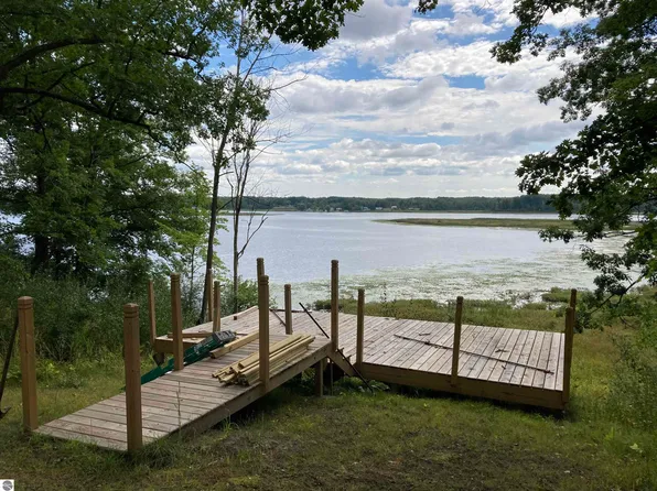 4414 Woodridge, Hale, MI 48739