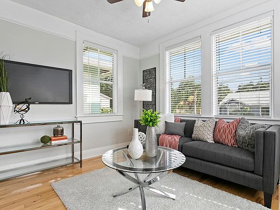 2nd image of 2801-2803 W Estrella St #1-4