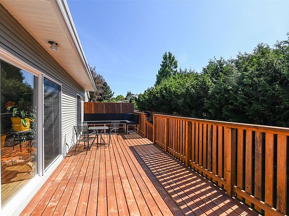 4th image of 2133 Perth Pl