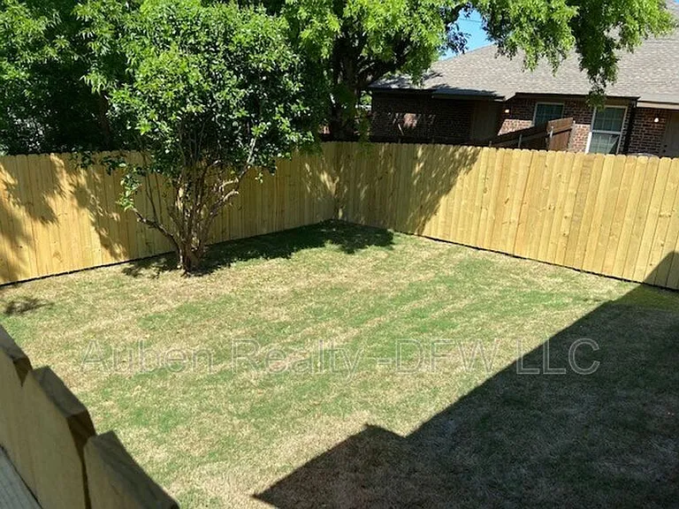 8006 Doreen Ave — Photo 18