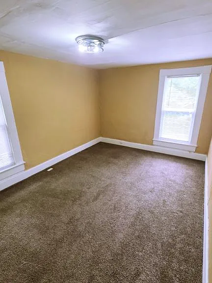 145 E Duncan St — Photo 13