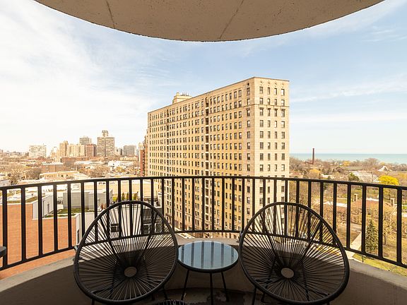2nd image of 2020 N Lincoln Park W APT 11C