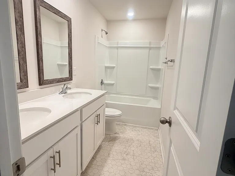 312 Callerton Dr — Photo 12