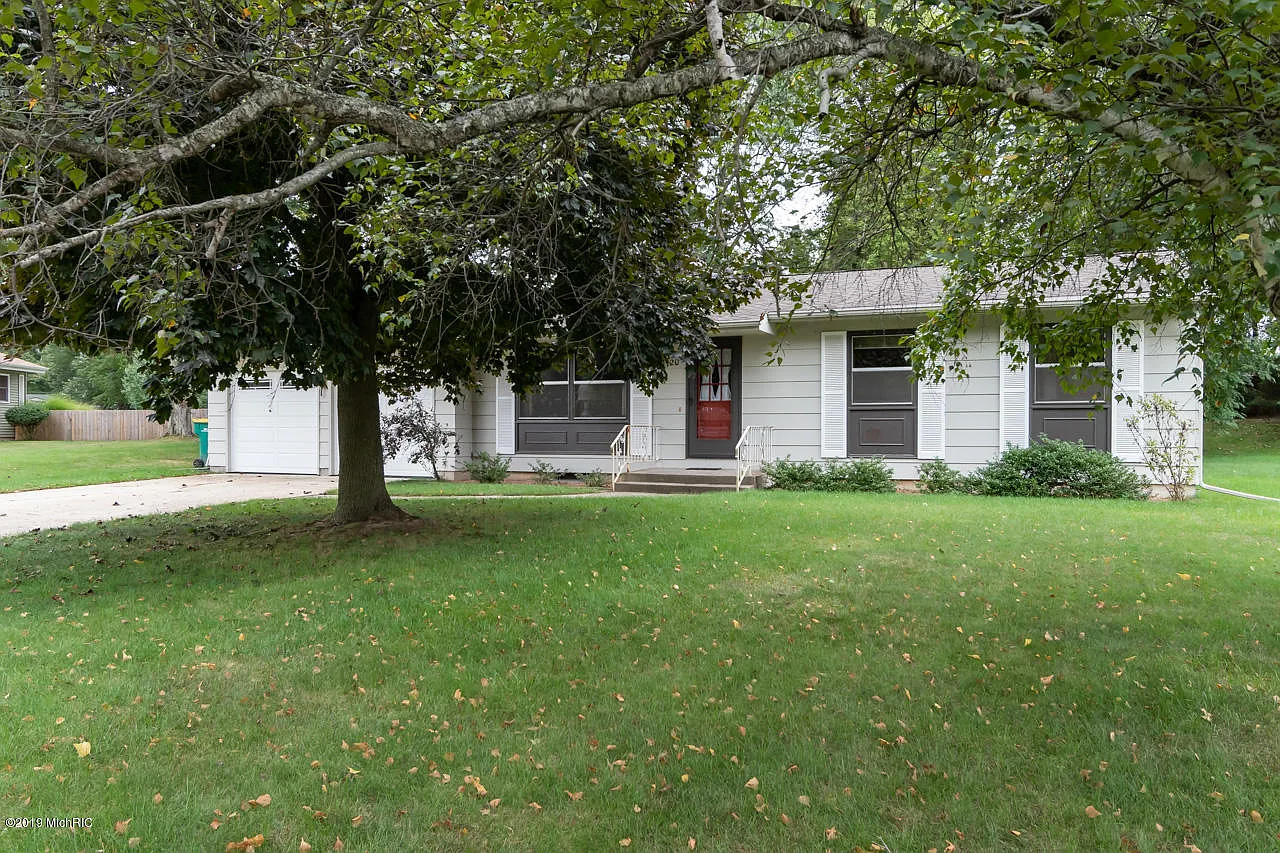 120 Lincolnwood Dr photo 1