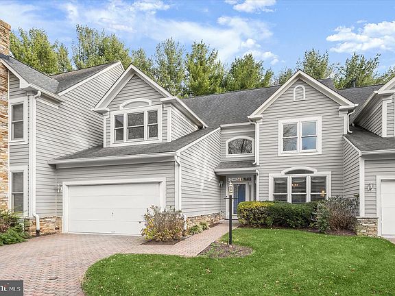 3rd image of 12 Sawgrass Ct