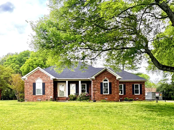 1530 Oxford Ct, Gallatin, TN 37066