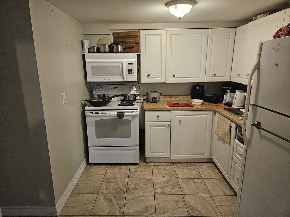 1st image of 48 Glovers Rd #2