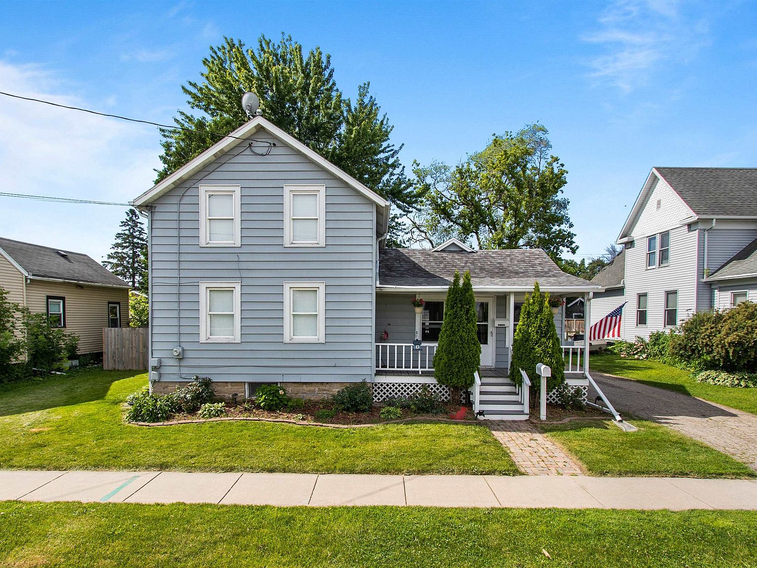 318 Smith St, Neenah, WI 54956 Zillow
