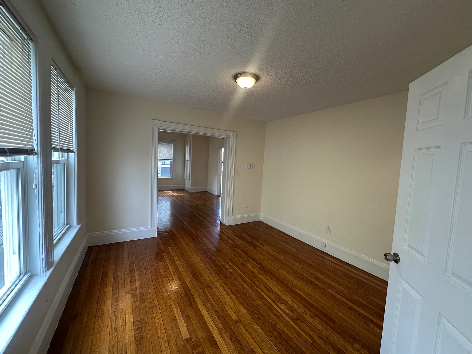 2 bed, 999 sqft, $2,695 — Photo 3