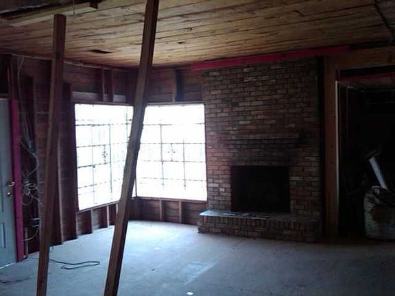 5th image of 5020 Oak Ave