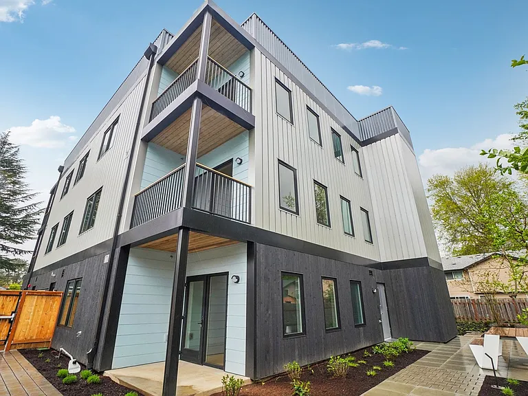 Boxcar Commons - Modern Living in Central Beaverton — Photo 12