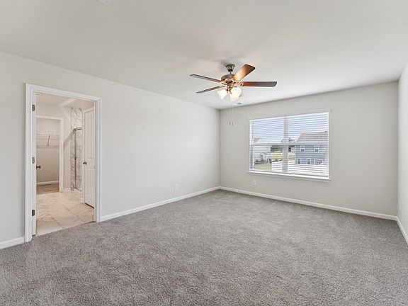5th image of 136 Meadow Ridge Way