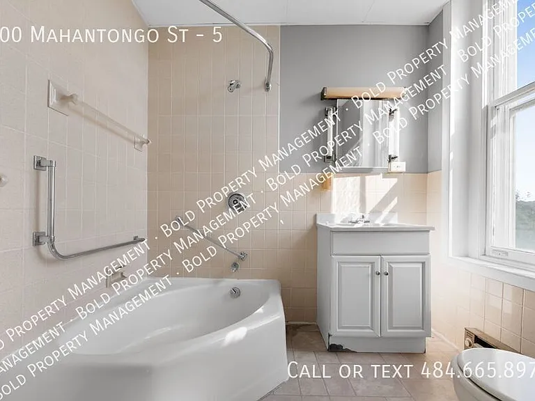 900 Mahantongo St #5 — Photo 12