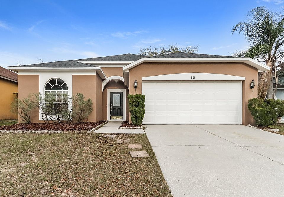 1st image of 921 Grand Canyon Dr