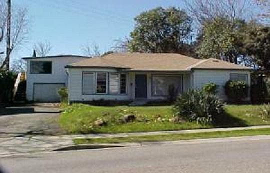 1st image of 621 South St.