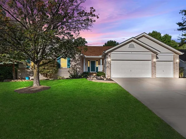 21 Ravens Pointe Dr, Lake Saint Louis, MO 63367