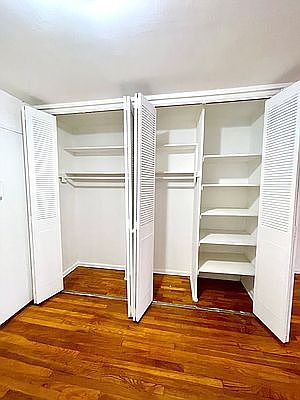 4th image of 75 Hawthorne St #4L