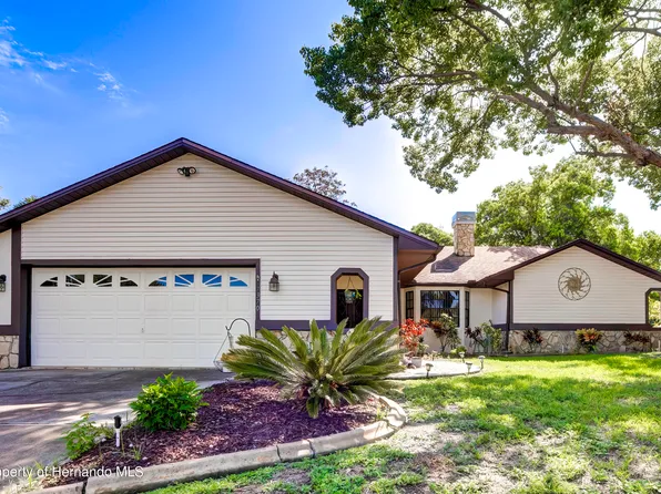 7370 Glasgow Rd, Weeki Wachee, FL 34613