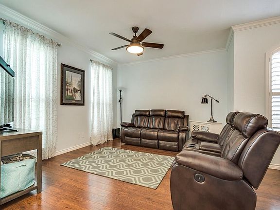 Light and bright living room!