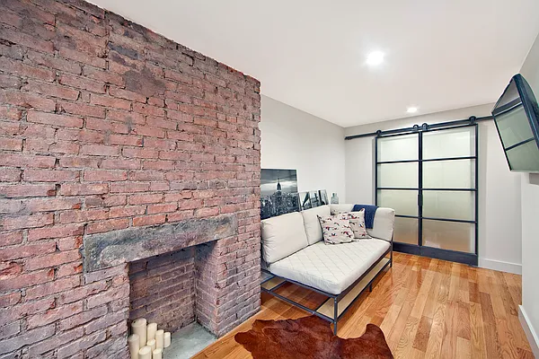 Rented by R New York | media 3