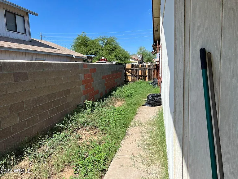 7827 W College Dr — Photo 15