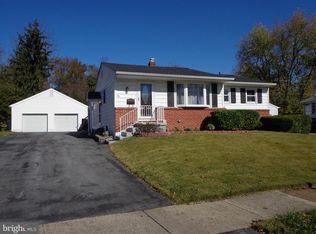 33 Phyllis Dr, Newark, DE 19711