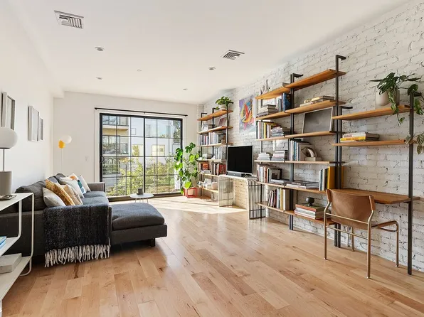 174 Jackson St #3B, Brooklyn, NY 11211