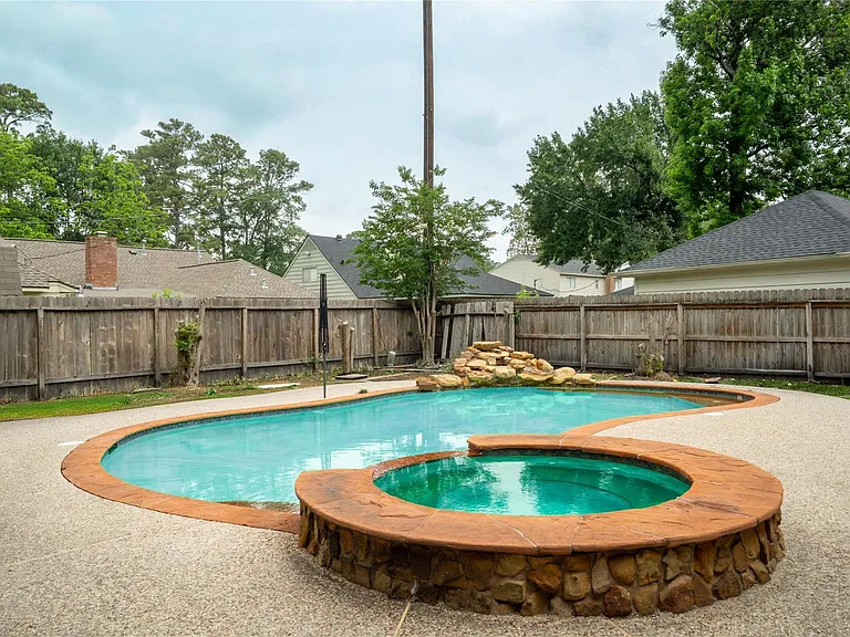 1514 Roanwood Dr — Photo 9