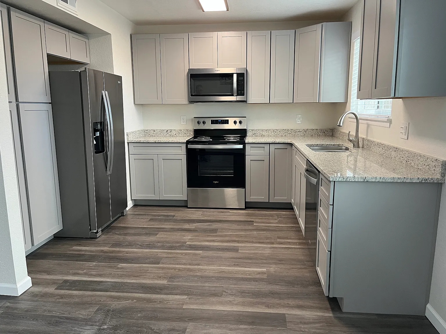 1060 W Abriendo Ave — Photo 1