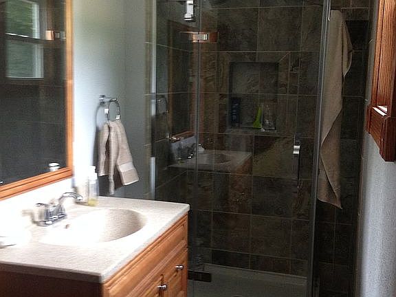 Upstair bath, heated floor