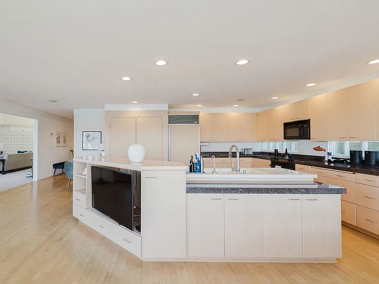 5834 Packard Ln NE — Photo 8