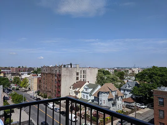 Rented by City Vista Inc | media 10