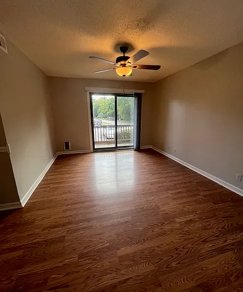 143 Brooke Castle Dr — Photo 2