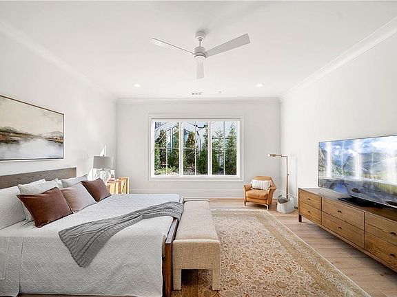 5th image of 3524 Granton St