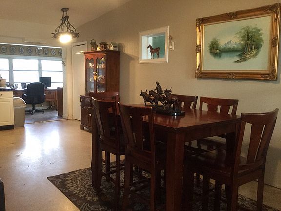 3rd image of 1909 Lakeshore Dr
