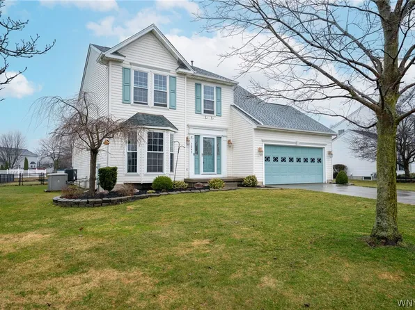 7243 Wilrose Ct, North Tonawanda, NY 14120