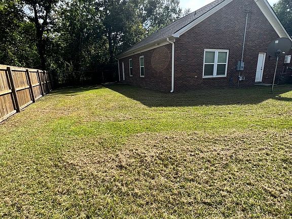 3rd image of 4730 Mint Ave
