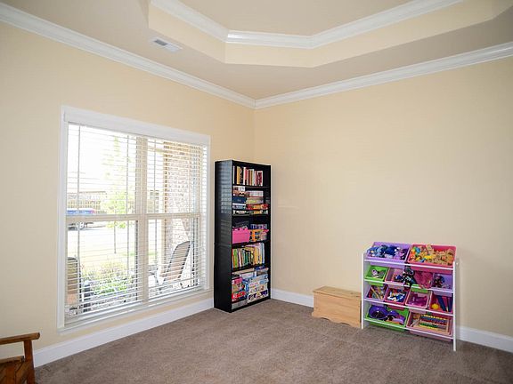 5th image of 120 Bakerfield Rd