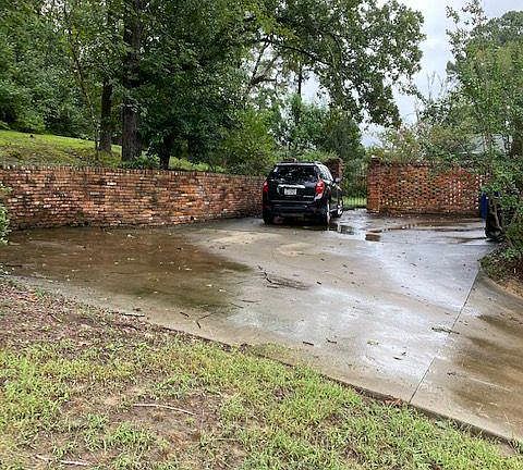 2nd image of 742 Fair Oaks Dr