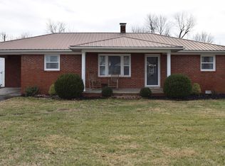 320 College Ct, Mc Ewen, TN 37101