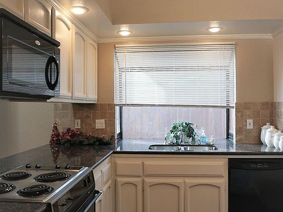 3rd image of 2832 McNeil Dr
