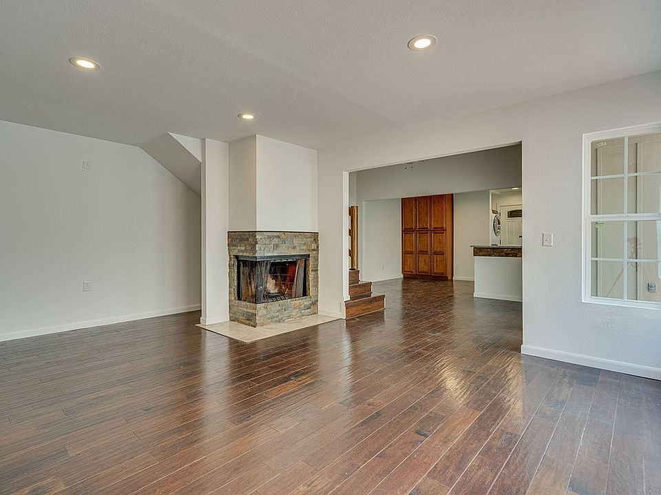 1st image of 17079 Planters Row