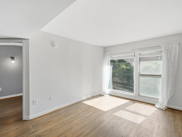 601 Pennsylvania Ave NW #211 — Photo 11